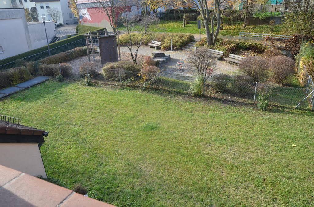Hotel Zur Traube Moglingen Экстерьер фото